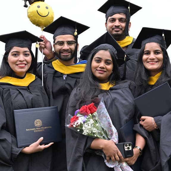 ¡Bienvenidos Estudiantes y Graduados de Southern New Hampshire University!